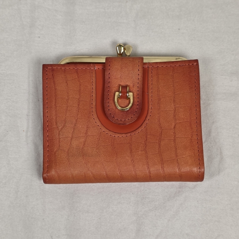 Vintage Amity Cowhide Leather Wallet 1960s Kiss Lock